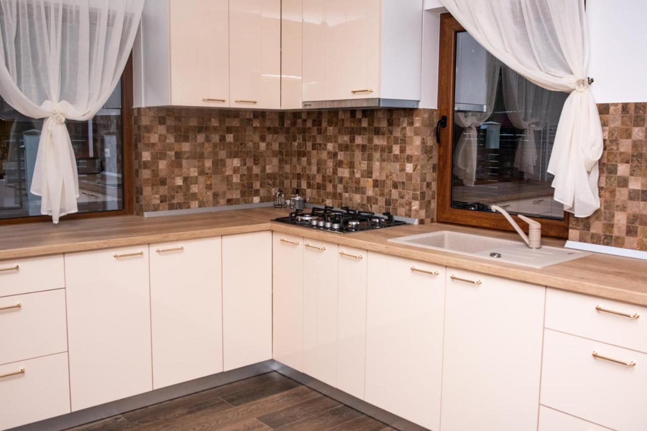 Casuta Doi Ponei Villa Buşteni Exterior foto