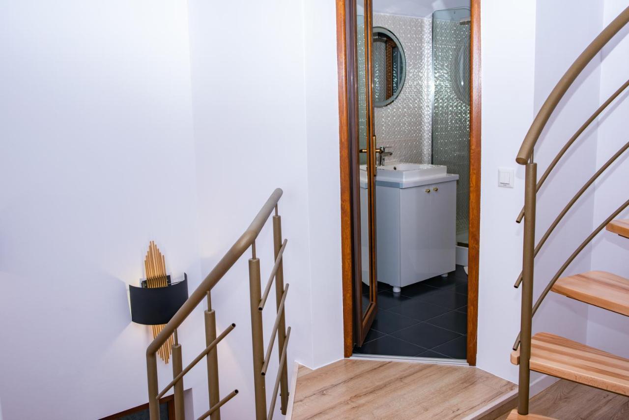 Casuta Doi Ponei Villa Buşteni Exterior foto