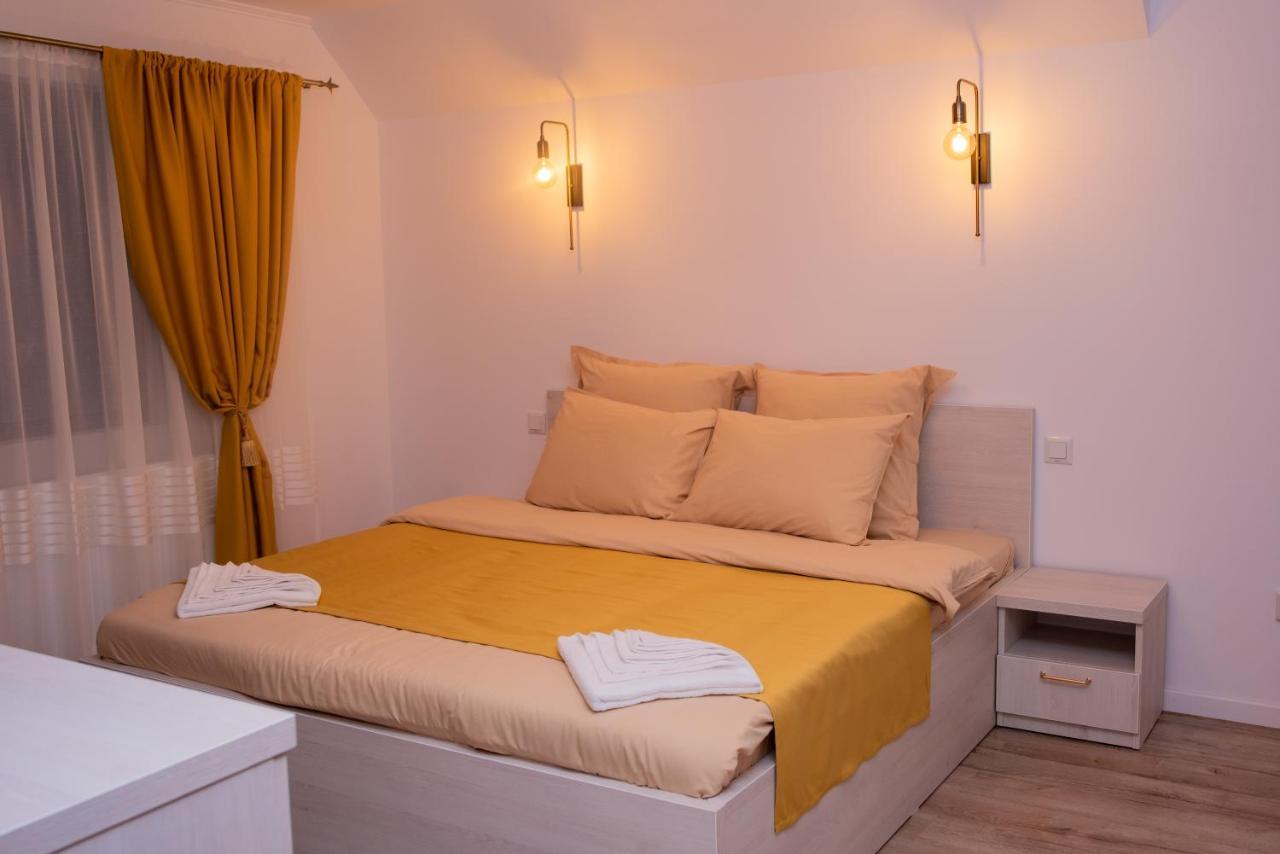 Casuta Doi Ponei Villa Buşteni Exterior foto