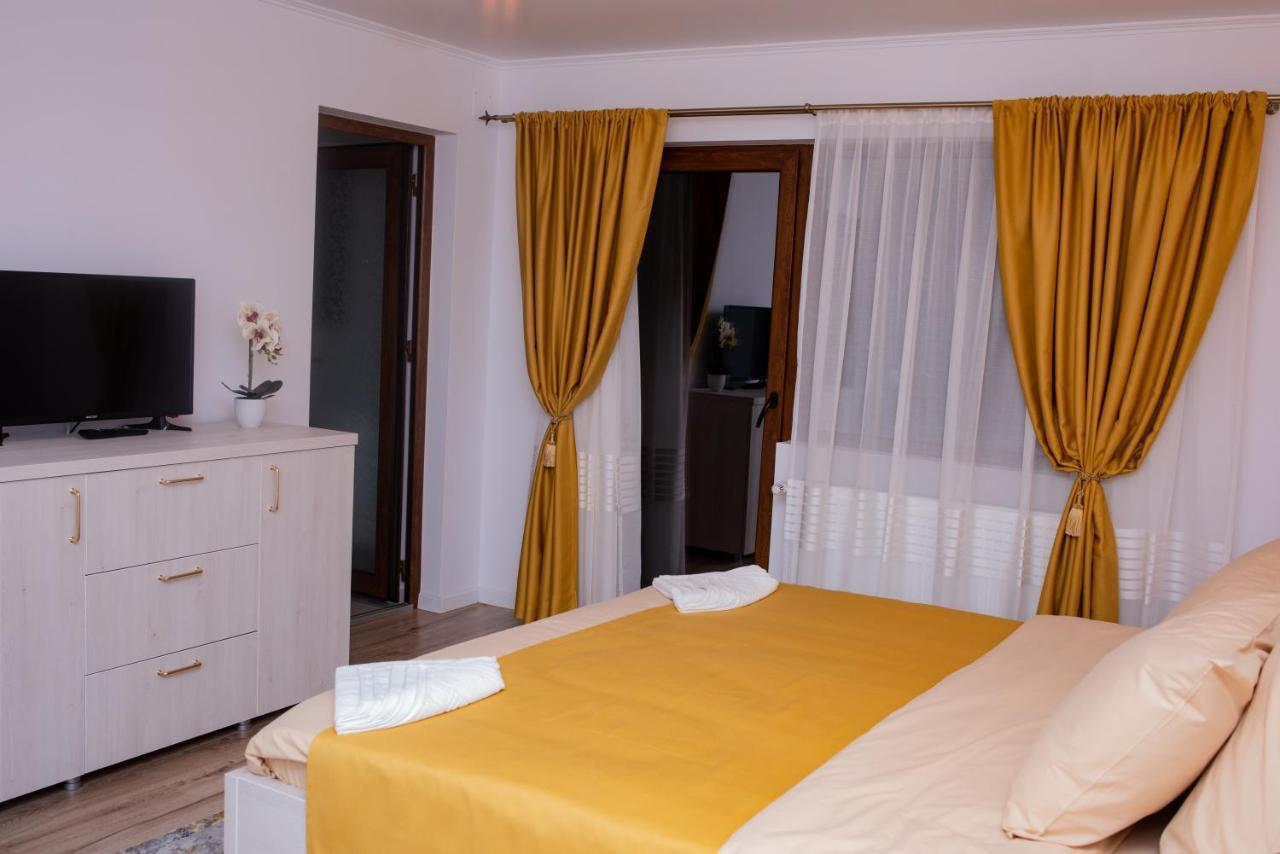 Casuta Doi Ponei Villa Buşteni Exterior foto