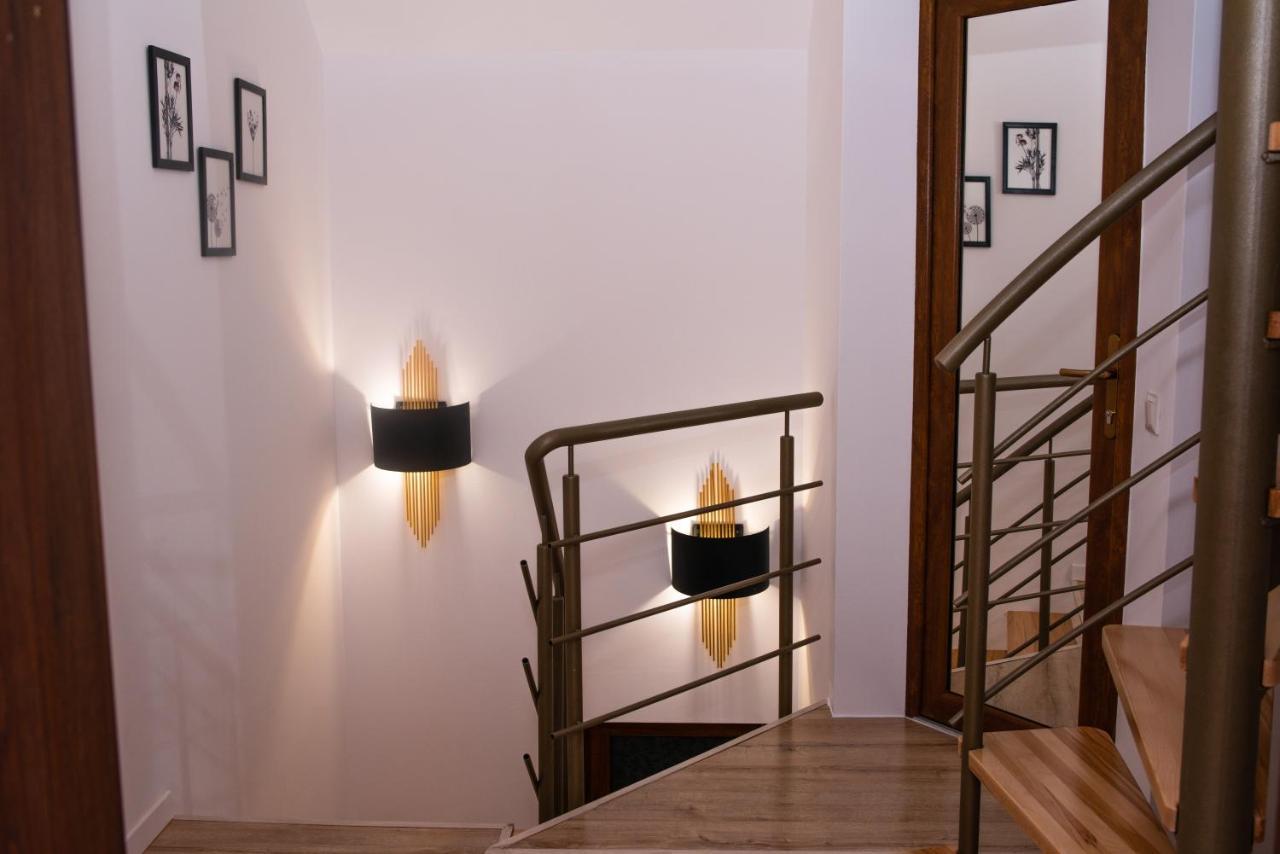 Casuta Doi Ponei Villa Buşteni Exterior foto