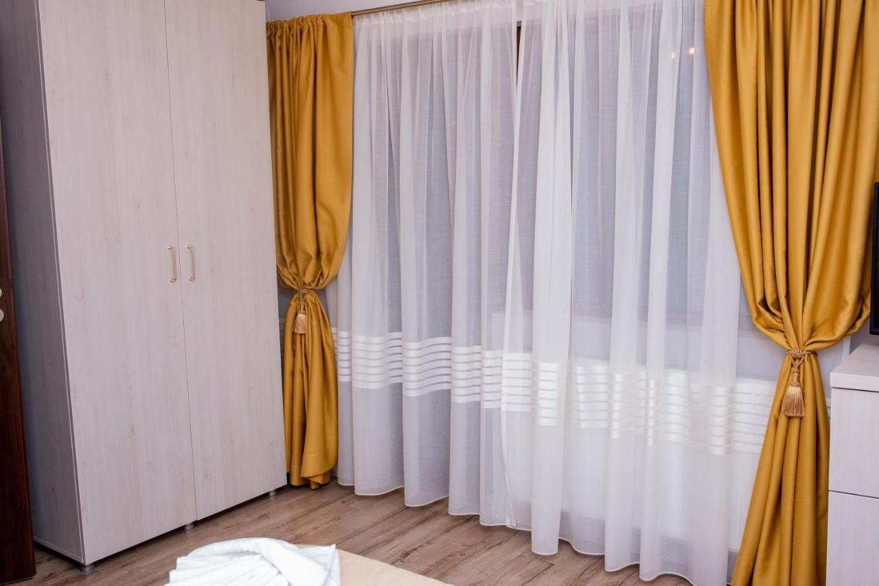 Casuta Doi Ponei Villa Buşteni Exterior foto
